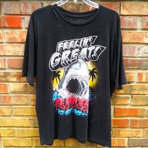 SHARK Feeling Great Seedless Tee